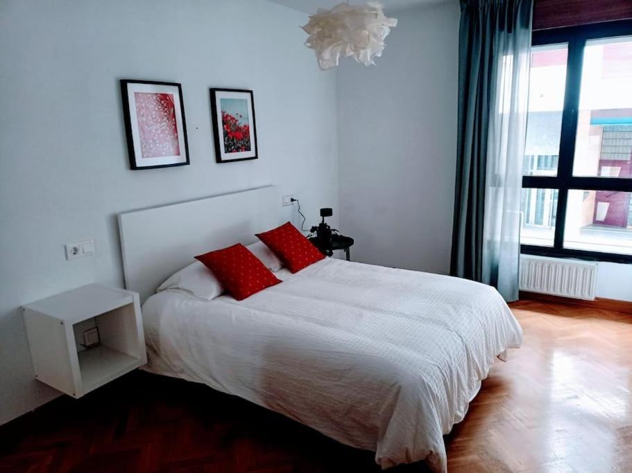 Apartamento Entre Estaciones Daire Oviedo Dış mekan fotoğraf